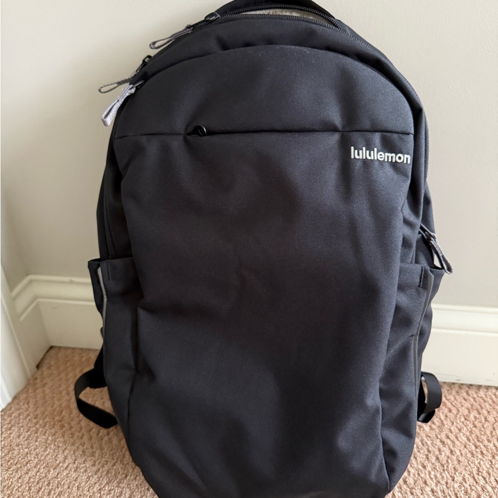 lululemon athletica Triple-Zip Backpack 28L
